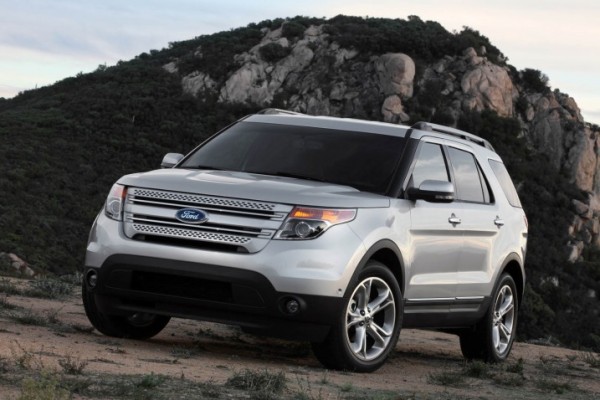2011 Ford Explorer NetChick drives a Ford Explorer for a week