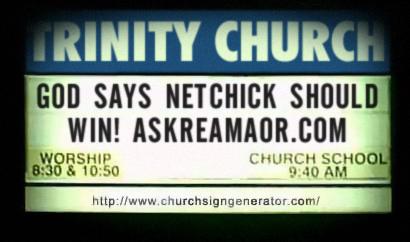 AskReaMaor.com - NetChick wants to win an iPHONE!